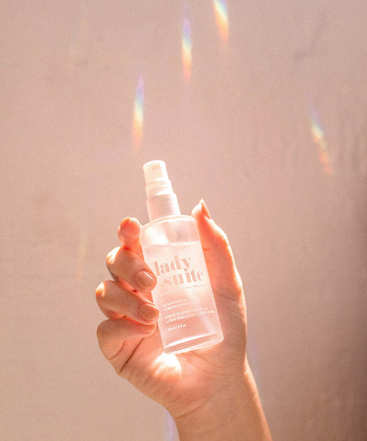 Lady Suite Glow Refiner Exfoliating spray